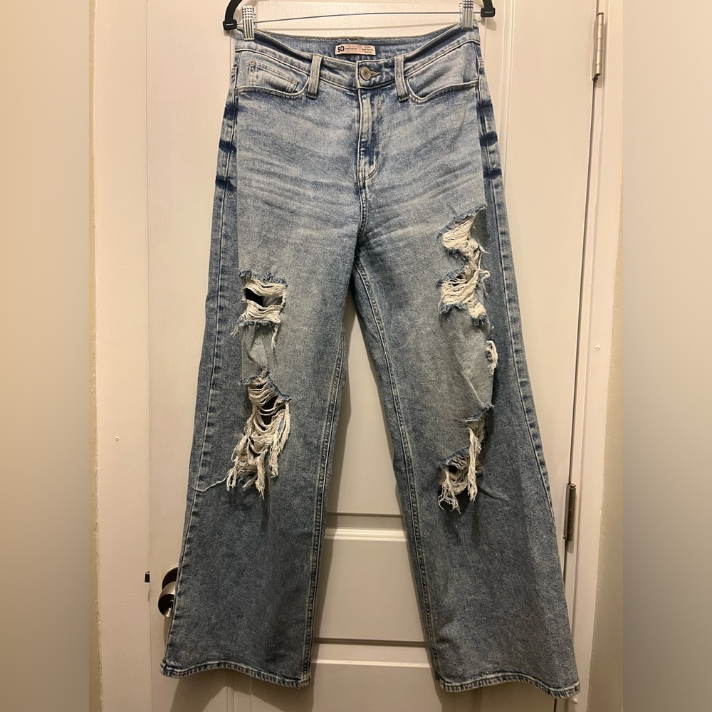 Distressed Highrise Wide Leg Jeans | Size 29 Waist